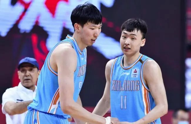 54球!官方:C罗当选IFFHS评选的2023年度最佳射手IFFHS（国际足球历史和统计联合会）宣布，C罗攻入54球当选2023年度最佳射手，姆巴佩、凯恩分列二三。